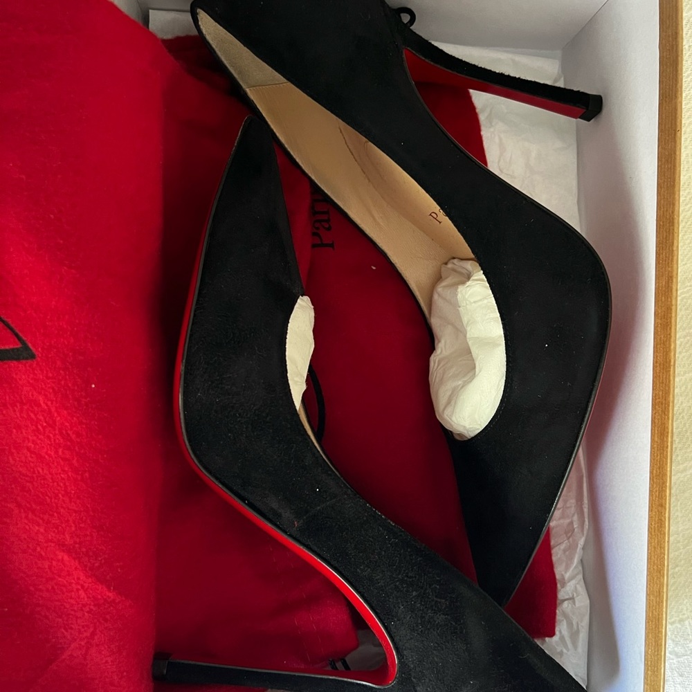 Brand New Christian Louboutin Decoltish 100 Velours. Never worn